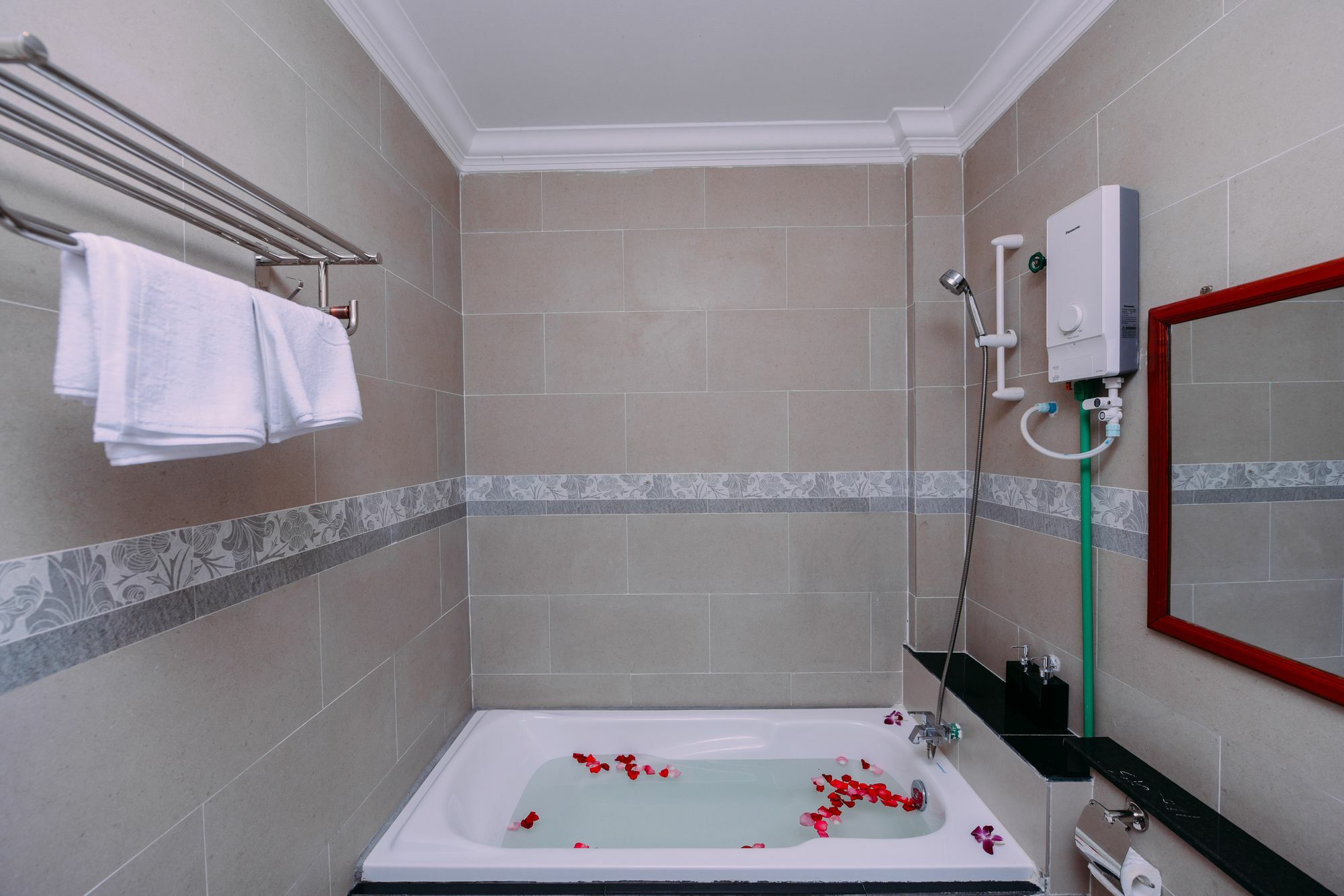 באטאמבנג Sky Palace Boutique Hotel מראה חיצוני תמונה
